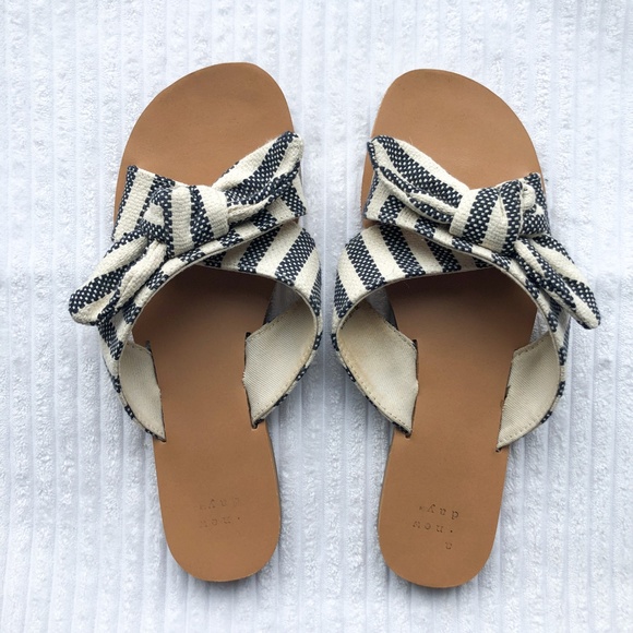 A New Day Knotted Blue/White Stripe Sandal. Size 6.5 - Picture 2 of 4